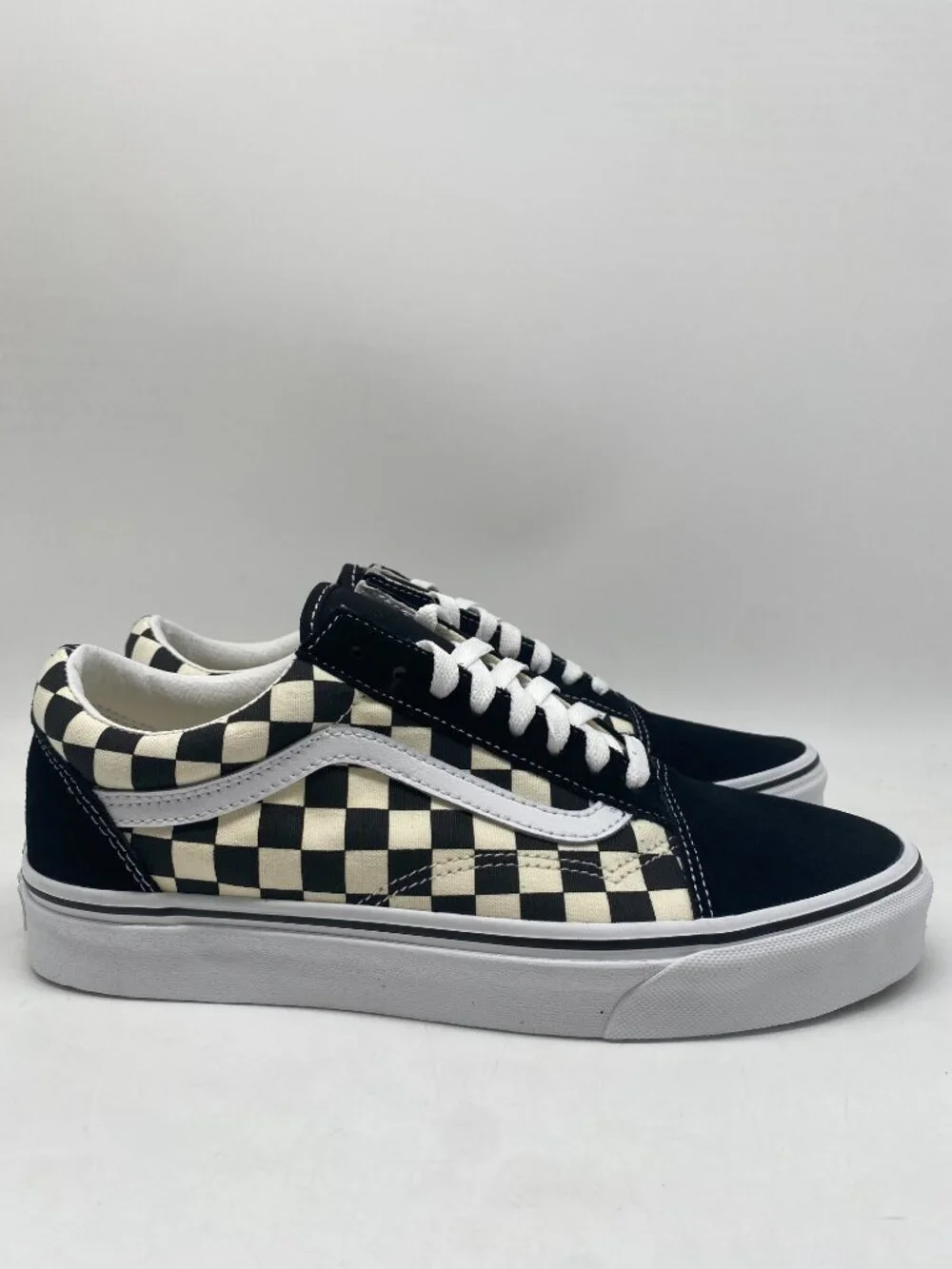 VANS OLD SKOOL BLACK/WHITE US MEN SIZE 9.0 ( WOMEN 10.5 )